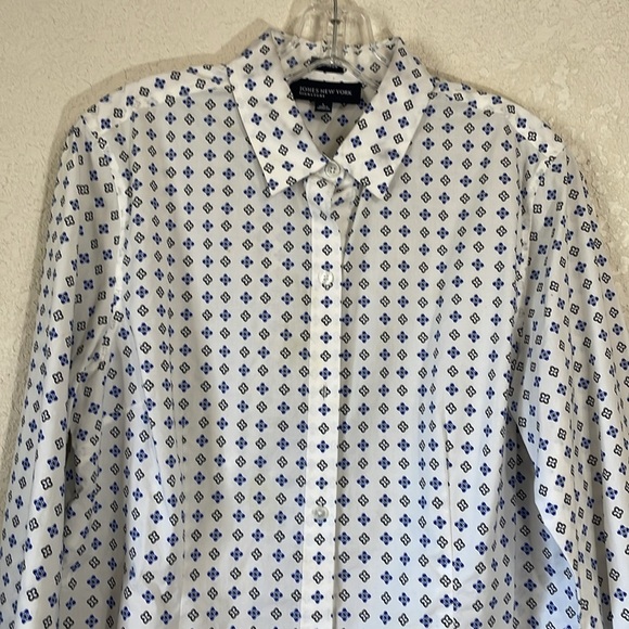 Jones New York  Signature Woman’s Shirt - Picture 1 of 8